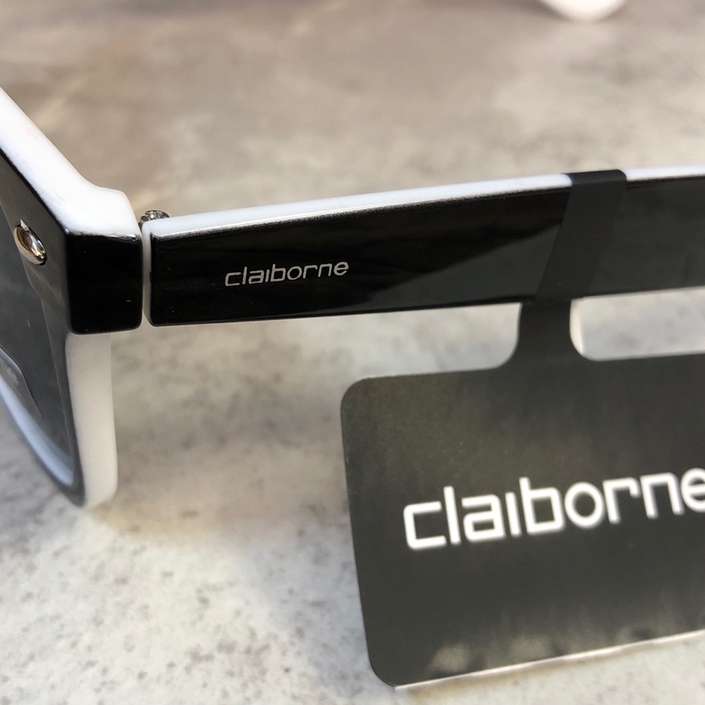 Liz Claiborne Men’s Wayfarer Style Sunglasses NWT - Picture 4 of 5